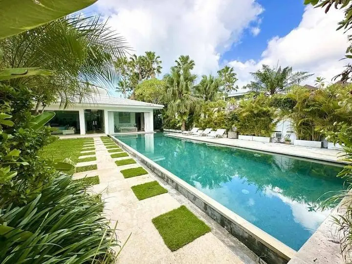 Villa For Rent 4 Bed In Berawa Tibubeneng Bali PO-3401
