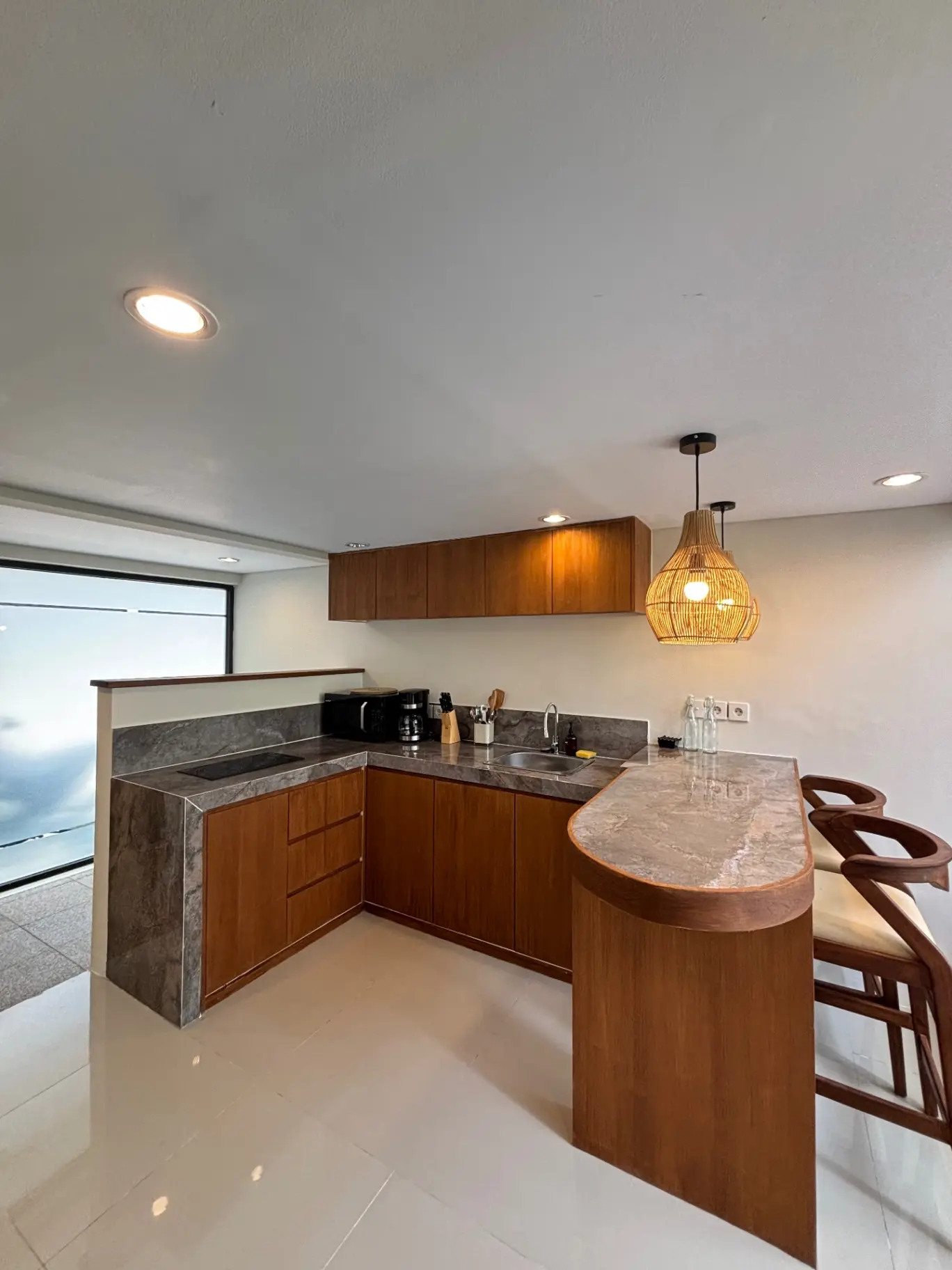 Brand New 1 Bedroom Loft Apartment 5 Minute to OBSIDIAN GYM — image 3