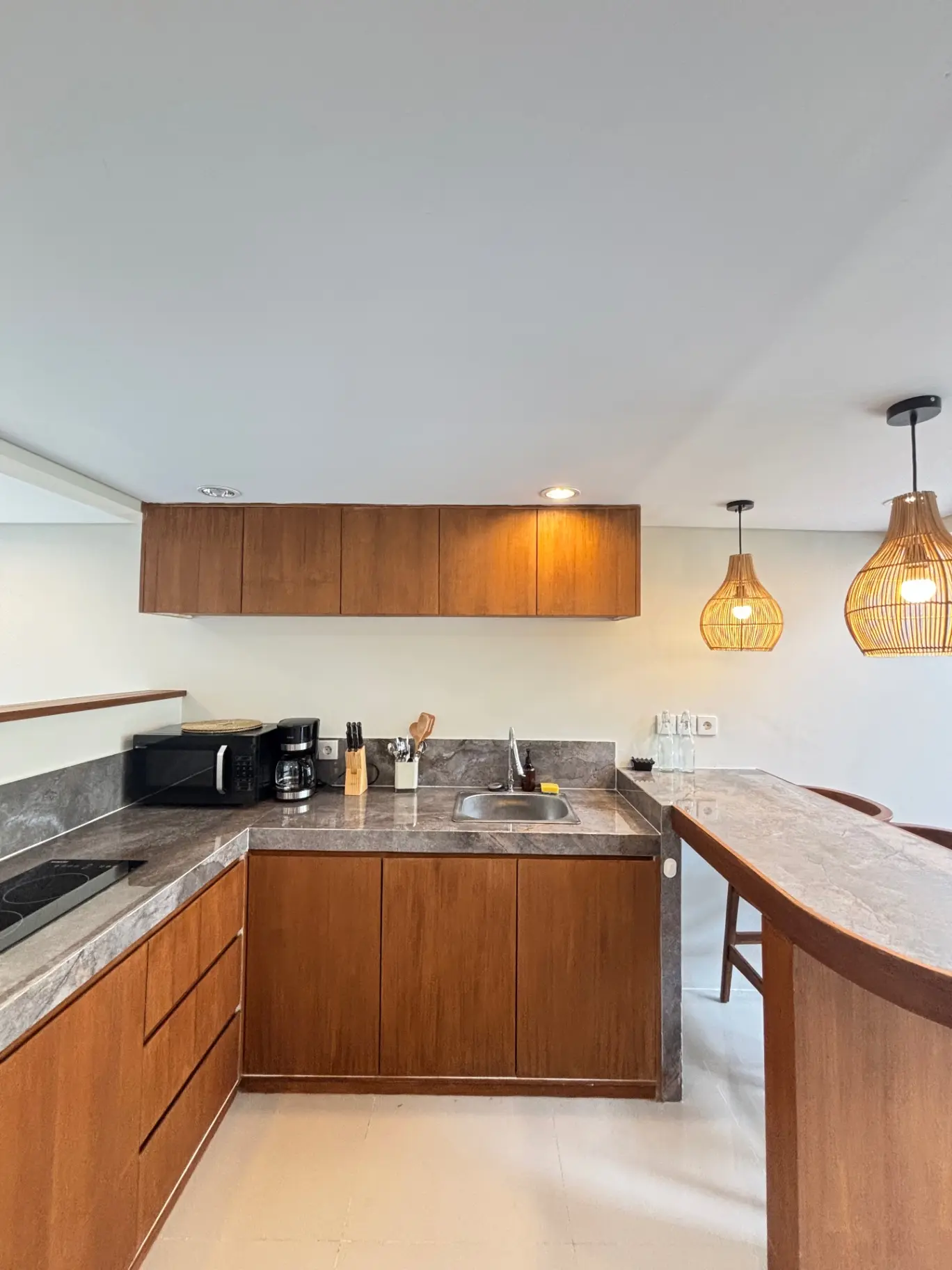Brand New 1 Bedroom Loft Apartment 5 Minute to OBSIDIAN GYM — image 4