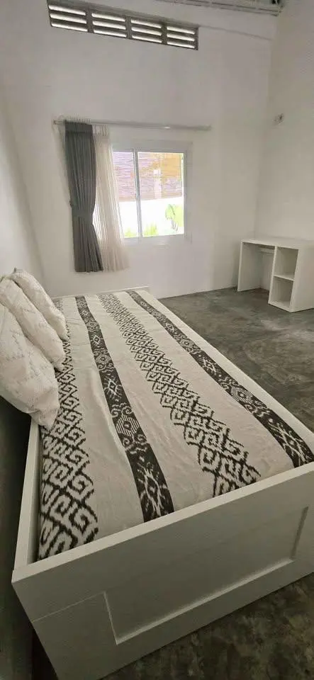 2 Bedrooms with Garden — image 4