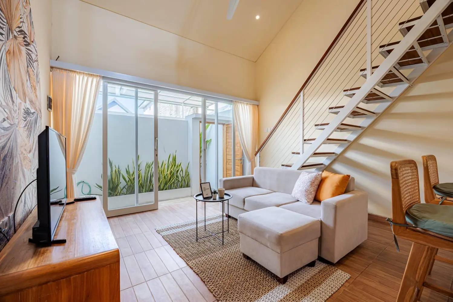BRAND NEW 1-BEDROOM LOFT VILLA - ONLY 7 MINUTES TO LA FAVELA SEMINYAK — image 2