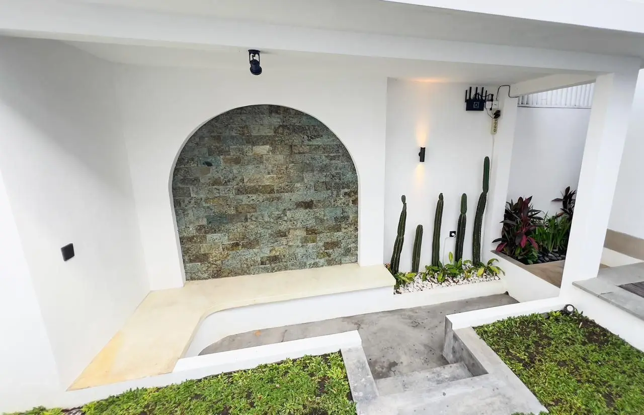 DO 421- Villa modern ricefields view located at cemagi — image 2