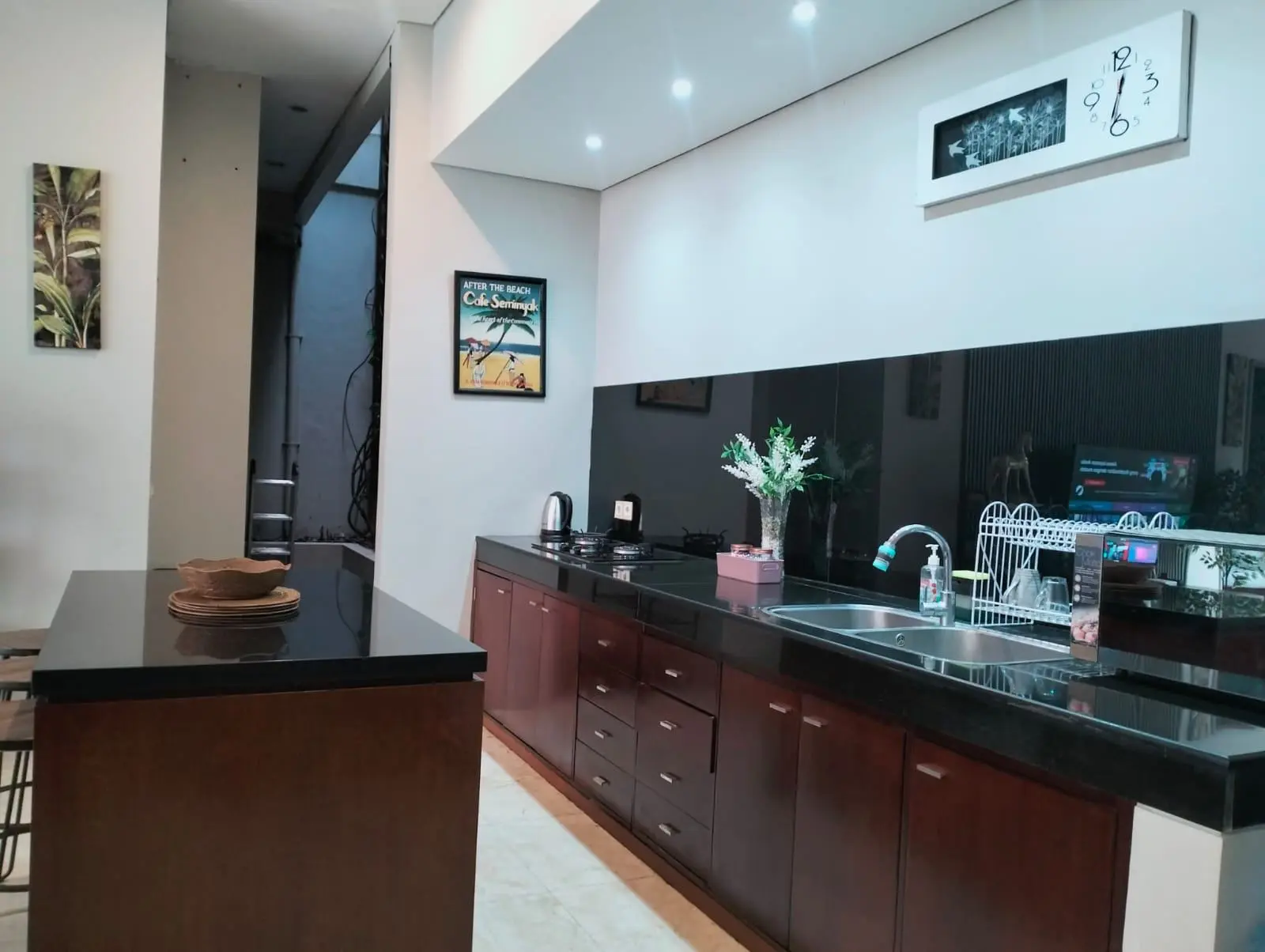 Stunning 2-Bedroom Villa for Rent in Seminyak — image 4