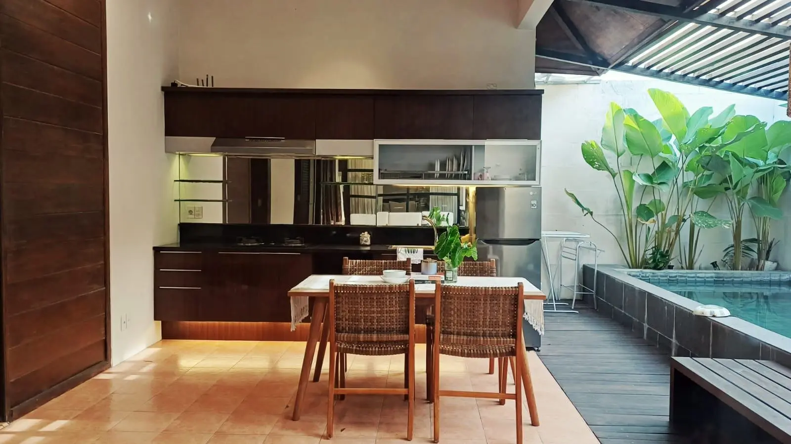 2-BR villa in Seminyak with indoor pool — image 3