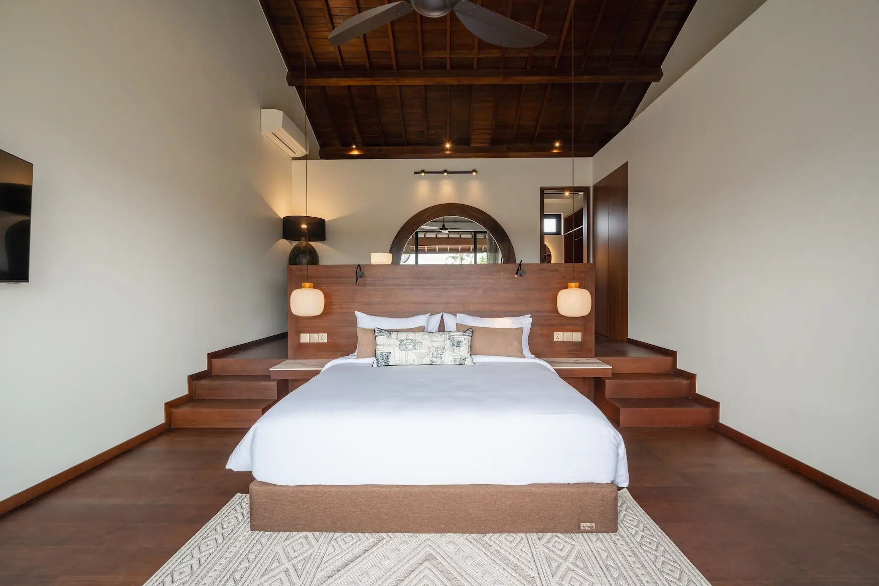 Rocca Bella - Stylish 2BR Loft with Pool – Canggu — image 3