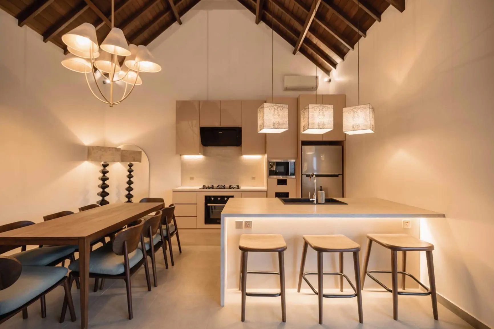Rocca Bella - Hidden Gem 4BD Villa w/ Ricefields View Canggu — image 4