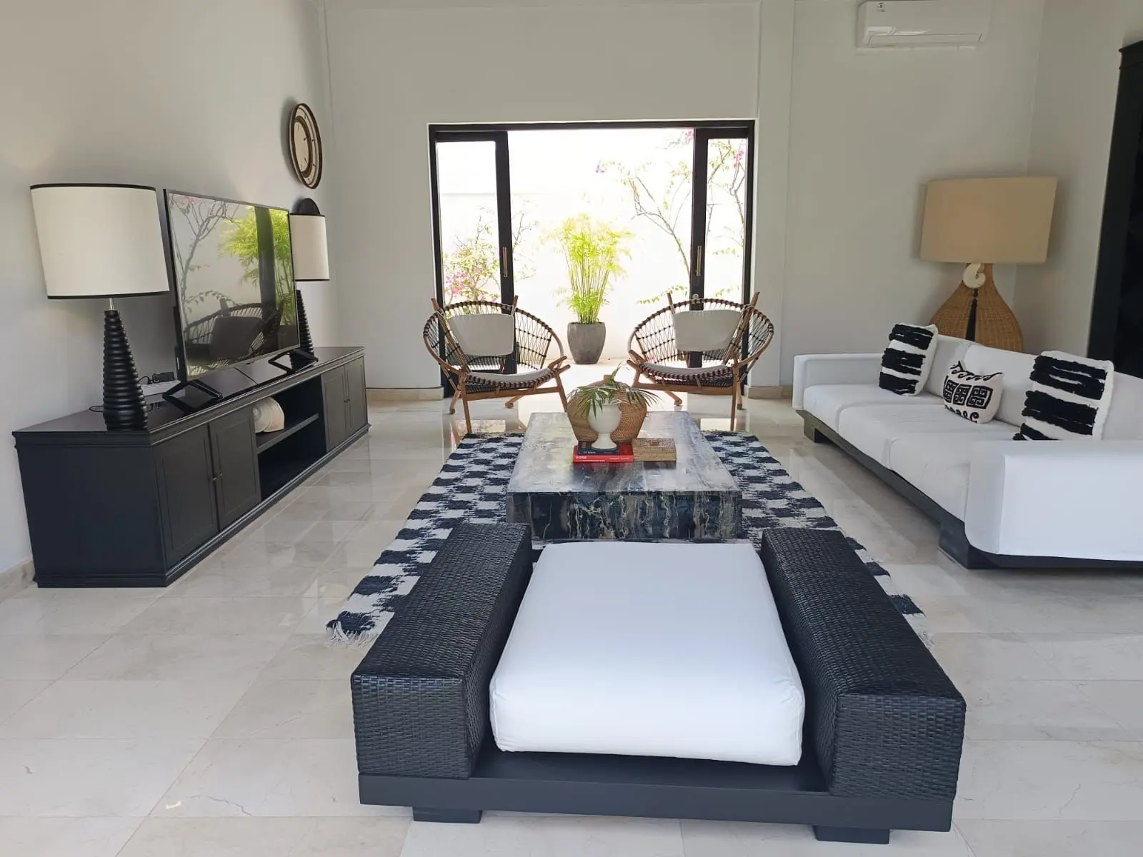 Villa For Rent 4 Bed In Canggu Badung Bali AK-3441 — image 4