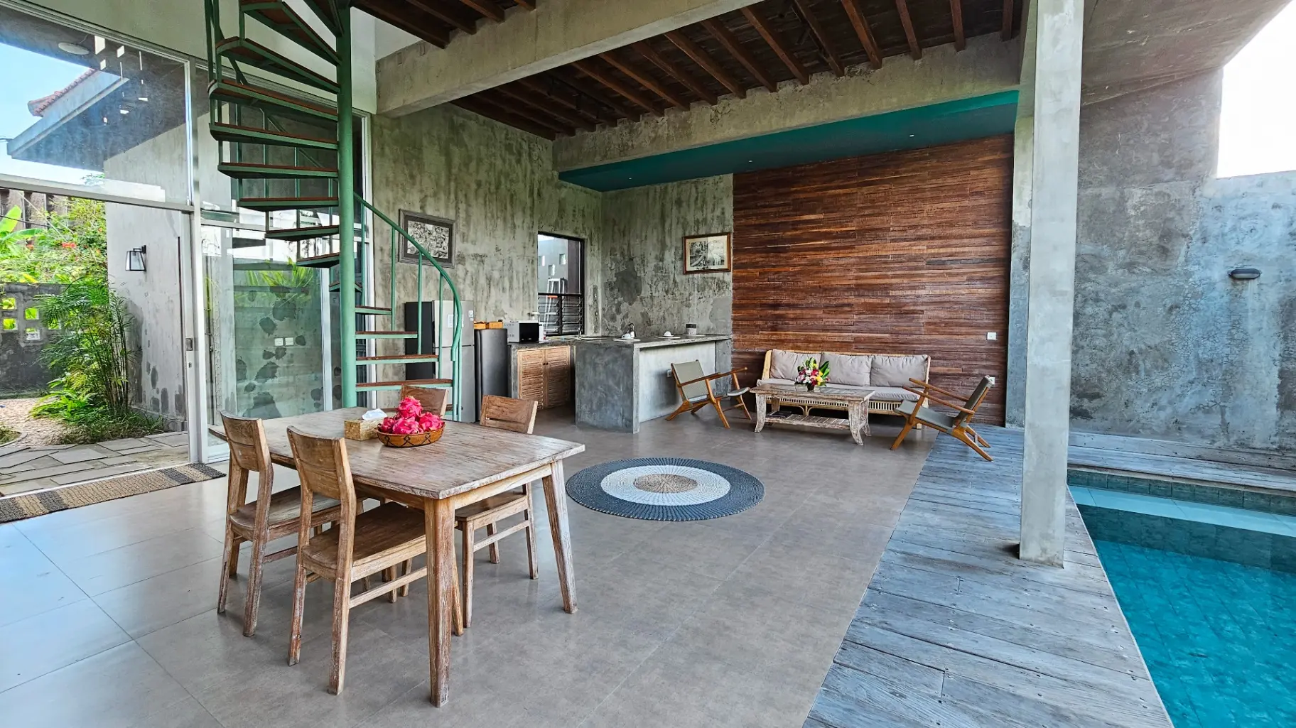4-bedroom Rustic Industrial Villa in Canggu — image 1