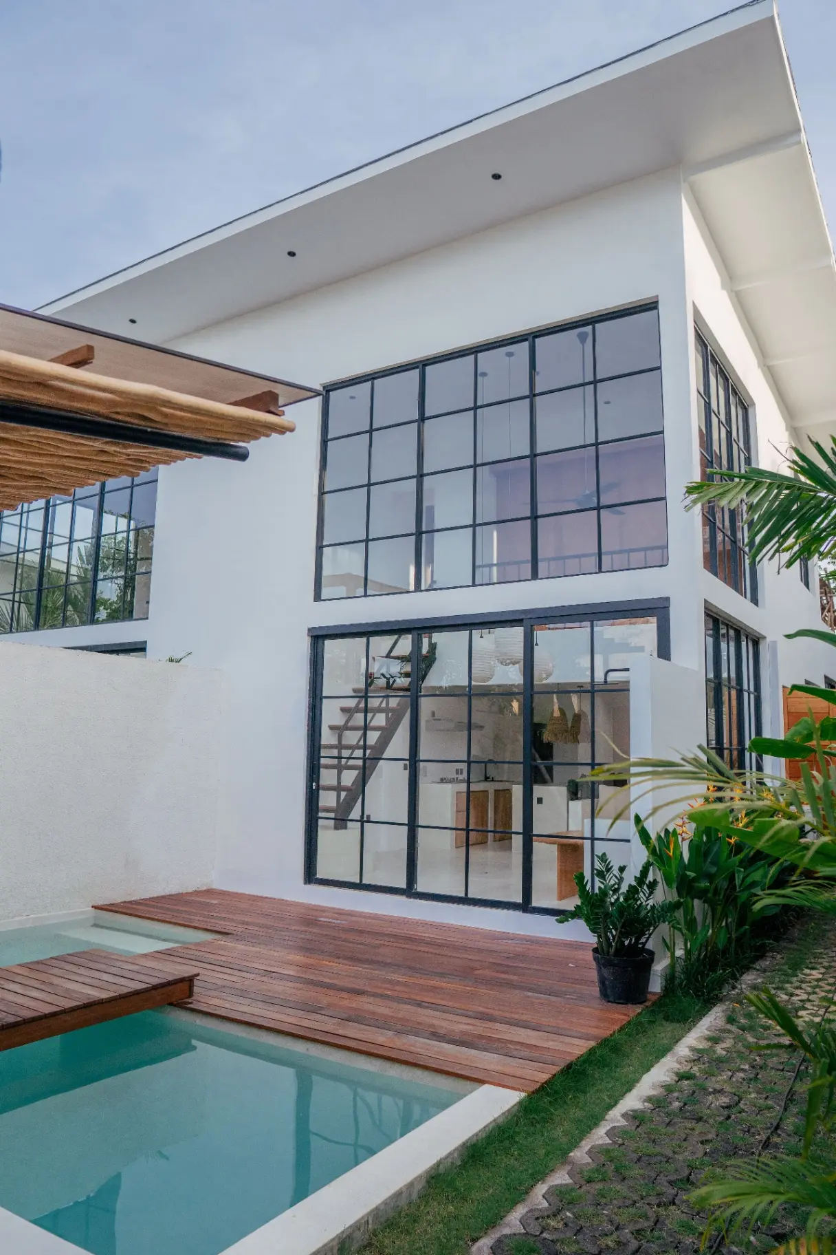 Loft Adosado - Modern 1-Bedroom Loft with Pool in Balangan!! — image 1