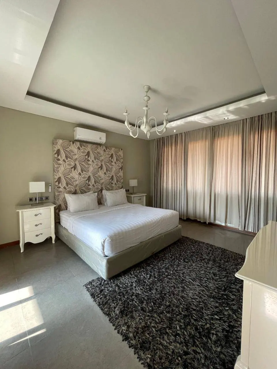 4 Bedrooms Tumbak Bayuh — image 2