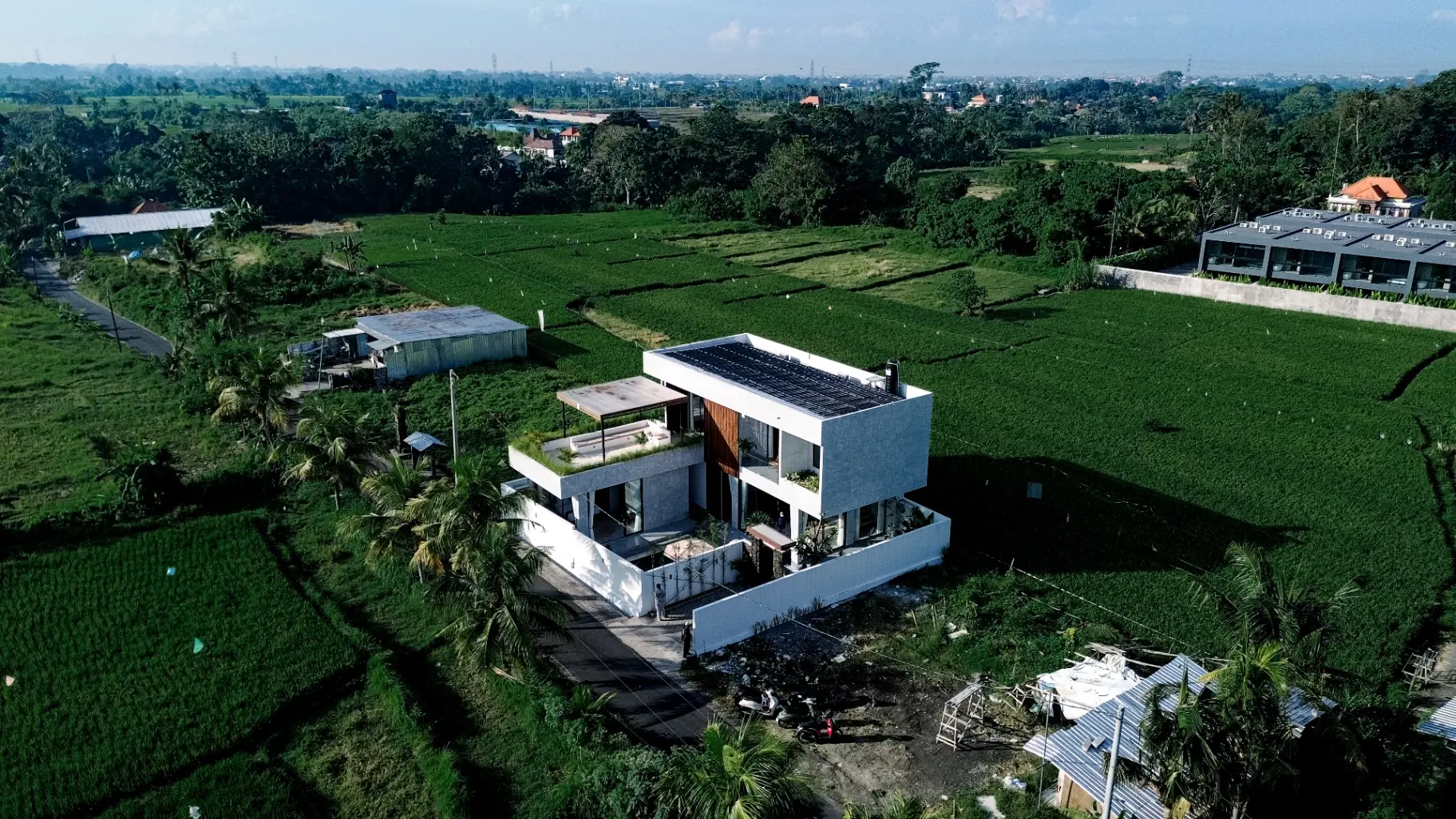 Villa Tanggu – 3 Bedroom Brand New Modern Villa in the middle of rice field!!