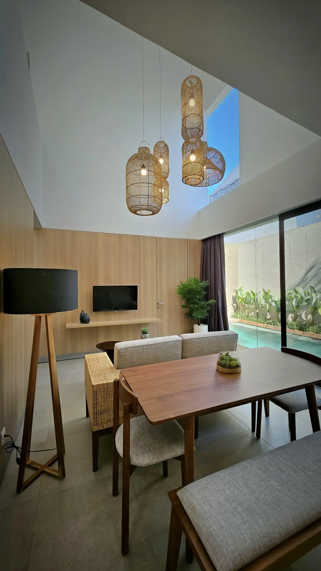 A BRAND NEW MODERN VILLA IN UBUD KEMENUH — image 2