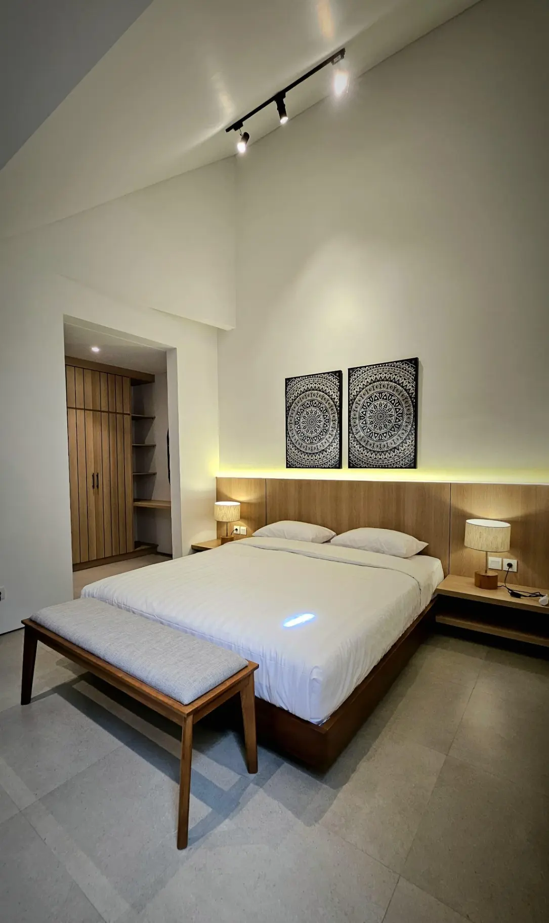 A BRAND NEW MODERN VILLA IN UBUD KEMENUH — image 3