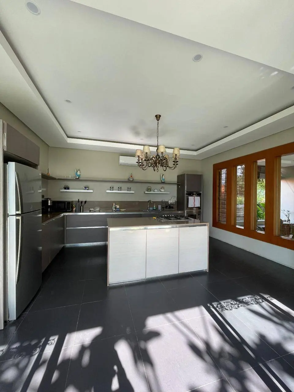 4 Bedrooms | Pererenan — image 4