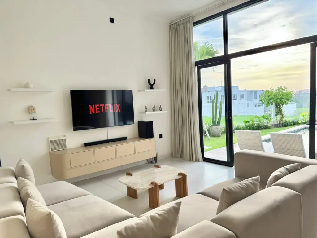 3BR Minimalist Villa with Rice Field View The R Villa Ranakah — image 4