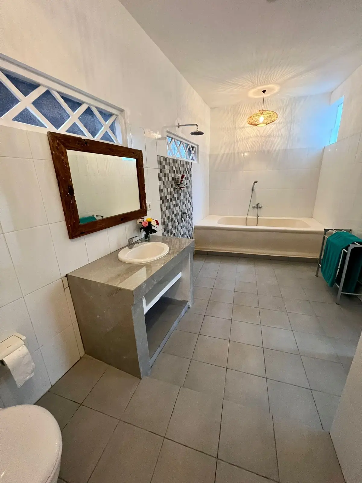 DO 440- VILLA NEWLY RENOVATED AT UMALAS — image 2