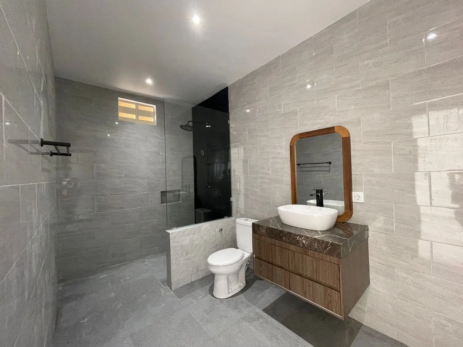 FRESH BRAND NEW VILLA FOR RENT — image 3