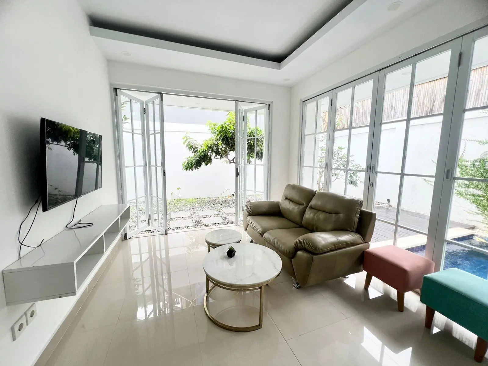 VILLA FOR RENT & FOR SALE FREEHOLD – KEROBOKAN — image 1