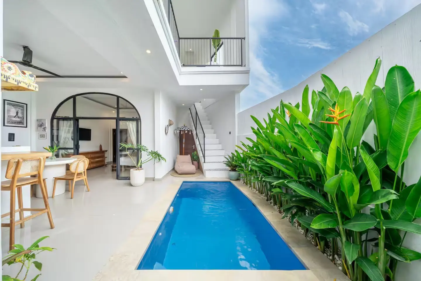 2-Bedroom Villa with Tropical View in Pererenan — image 4