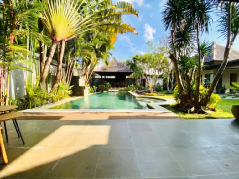 3 Bedrooms Modern Balinese 4 Minutes to Berawa Beach — image 1