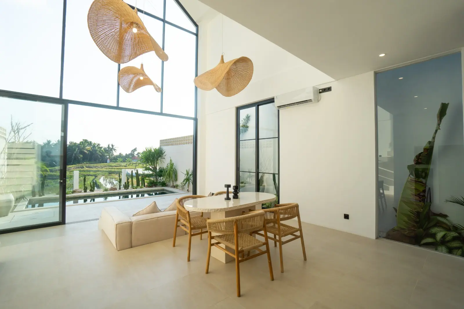 2-Bedroom Villa with Panoramic Rice Field Vistas in Kaba-Kaba — image 2