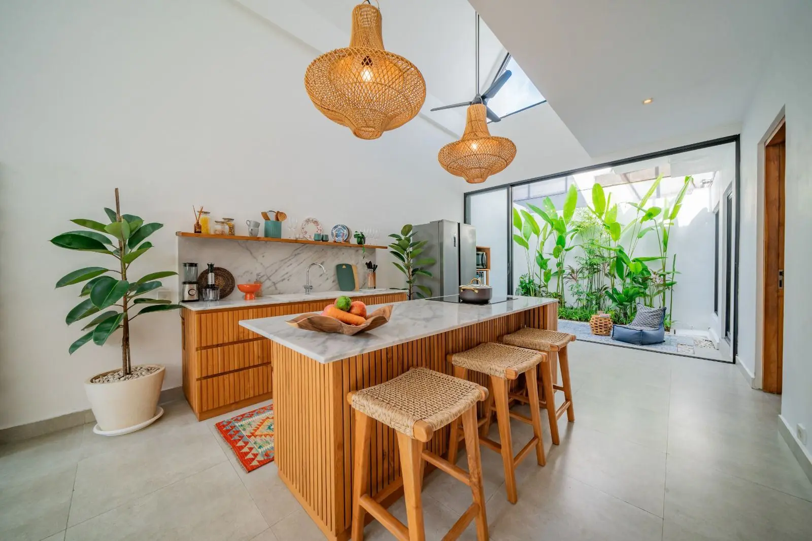 3-bedroom Tropical Paradise Villa in Berawa — image 3