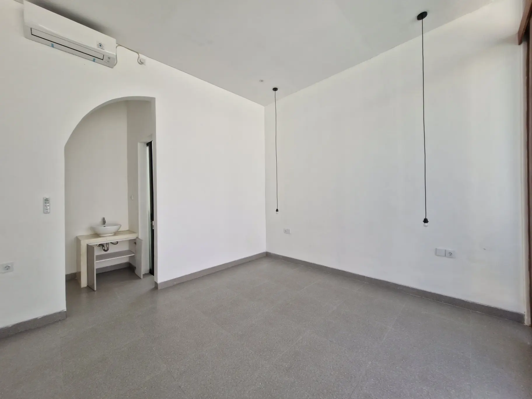 Brand new villa 5 mins away from Lyma beach — image 1