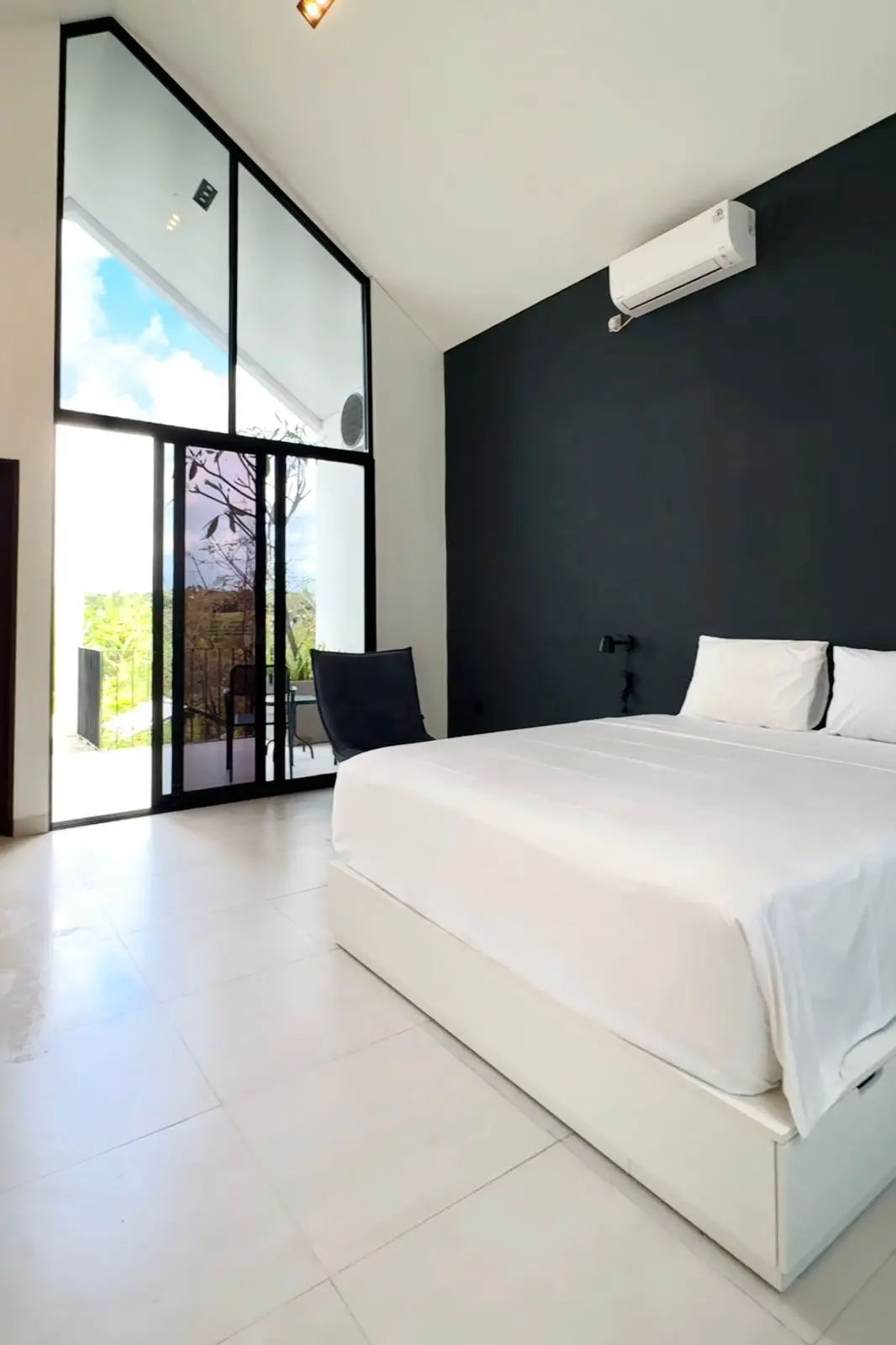 BRAWA one bedroom — image 1