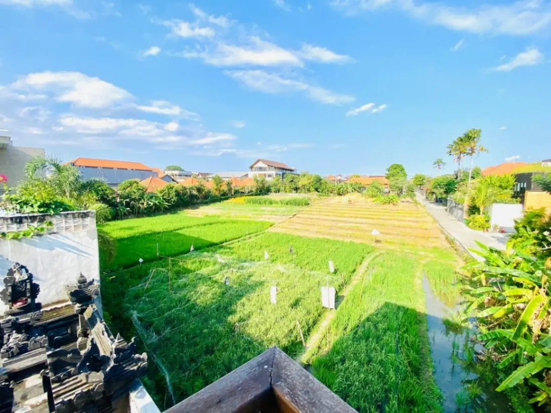 3 Bedroom Villa Close to Batu Bolong Beach - AF484 — image 1