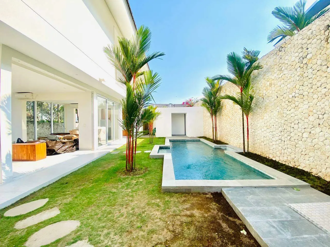 3 Bedroom Villa Close to Batu Bolong Beach - AF484 — image 2
