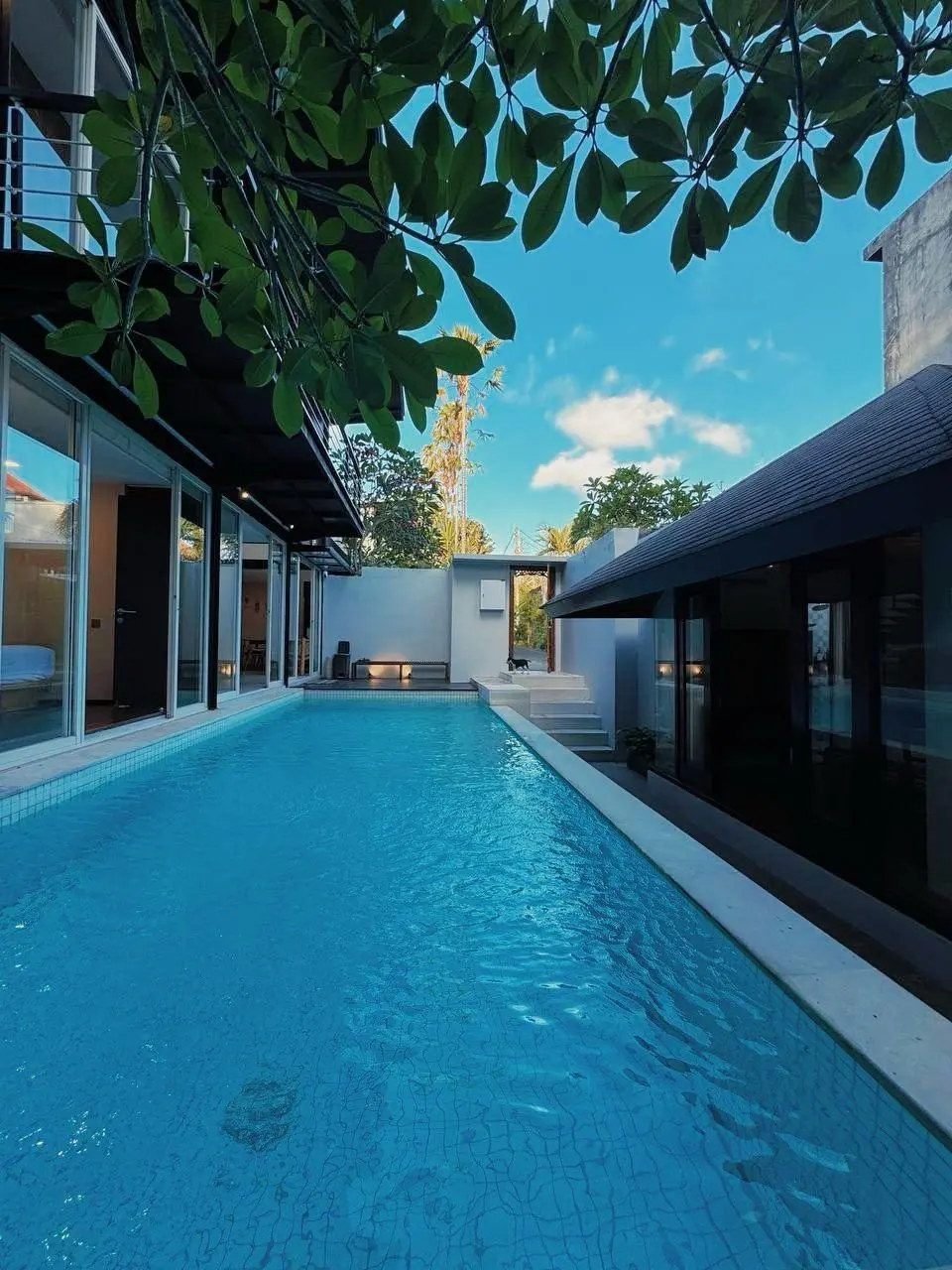 PET FRIENDLY VILLA AT KEROBOKAN! Available to move in NOW!