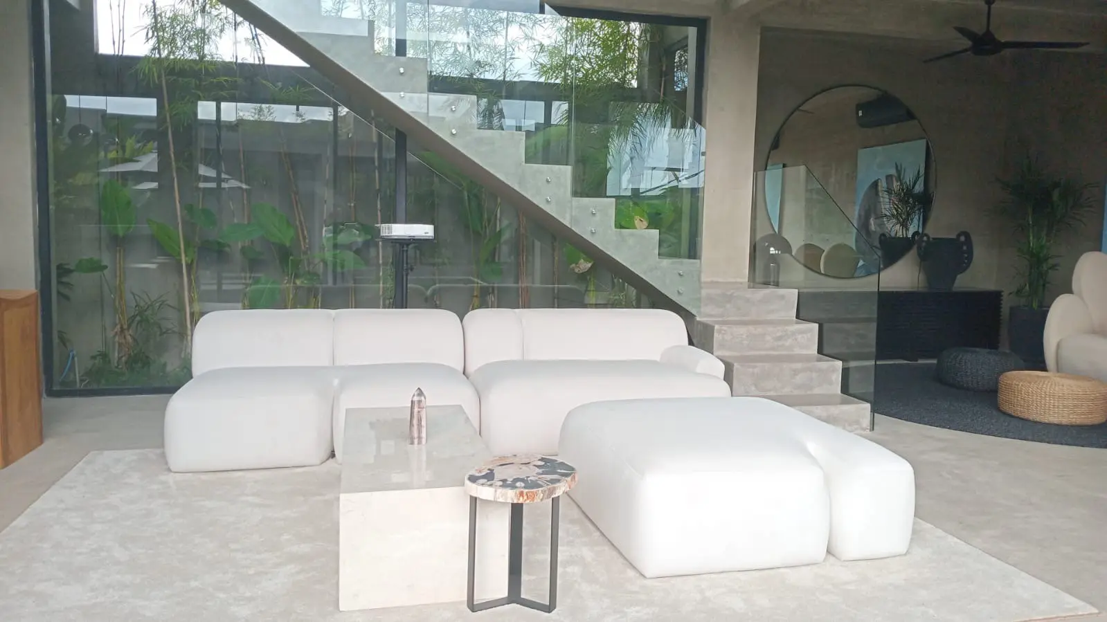 Fully secured modern minimalist villa in Tumbak Bayuh - Exceptional Bali Living. — image 4