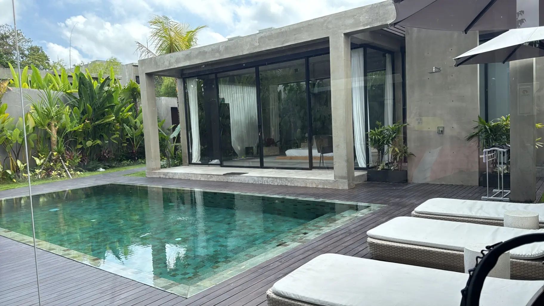 Fully secured modern minimalist villa in Tumbak Bayuh - Exceptional Bali Living. — image 2