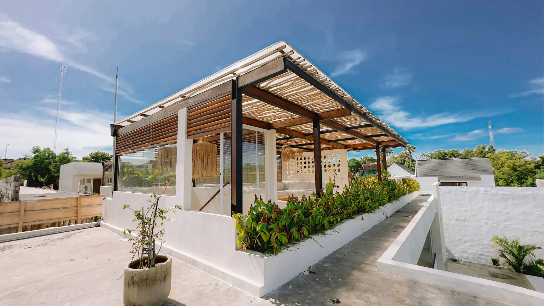 4BR Villa w/ Rooftop Jacuzzi — image 2