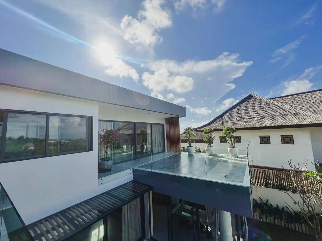 Luxury 3BR Villa w/ Rooftop & Sky View — image 1