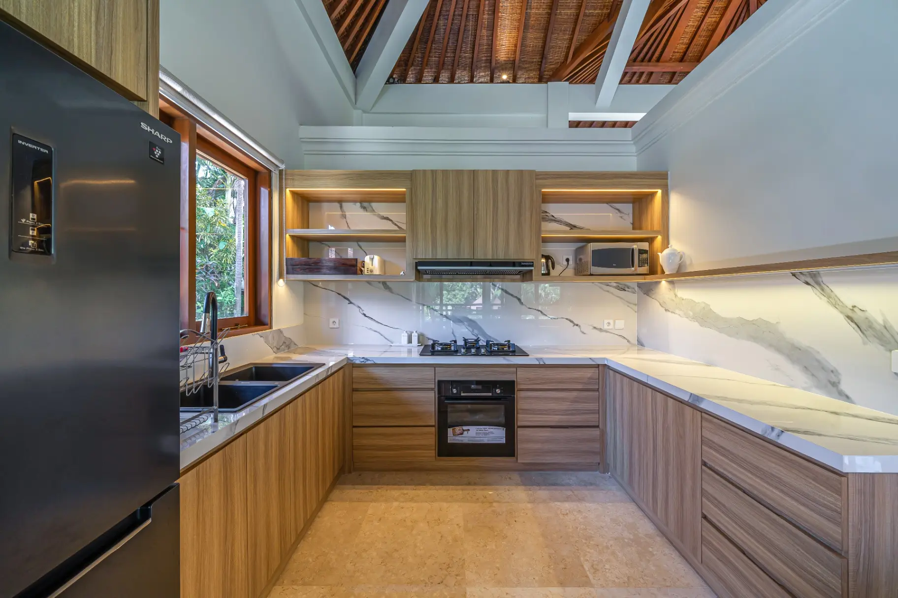 Huge TB – 4-Bedroom Villa with Expansive Garden & Pool in Tumbak Bayuh!! — image 4