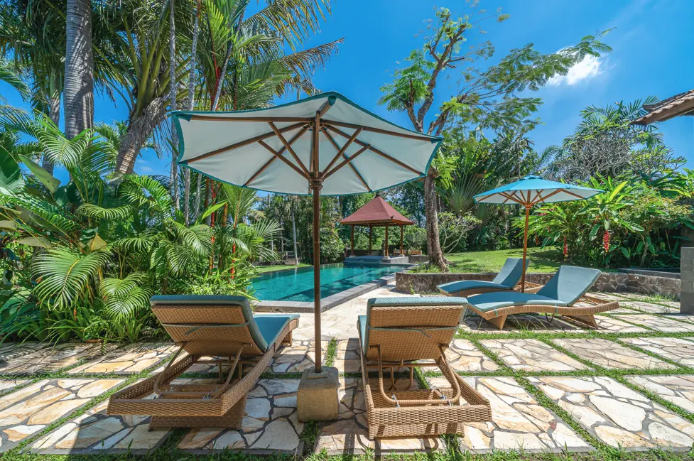 Huge TB – 4-Bedroom Villa with Expansive Garden & Pool in Tumbak Bayuh!! — image 1