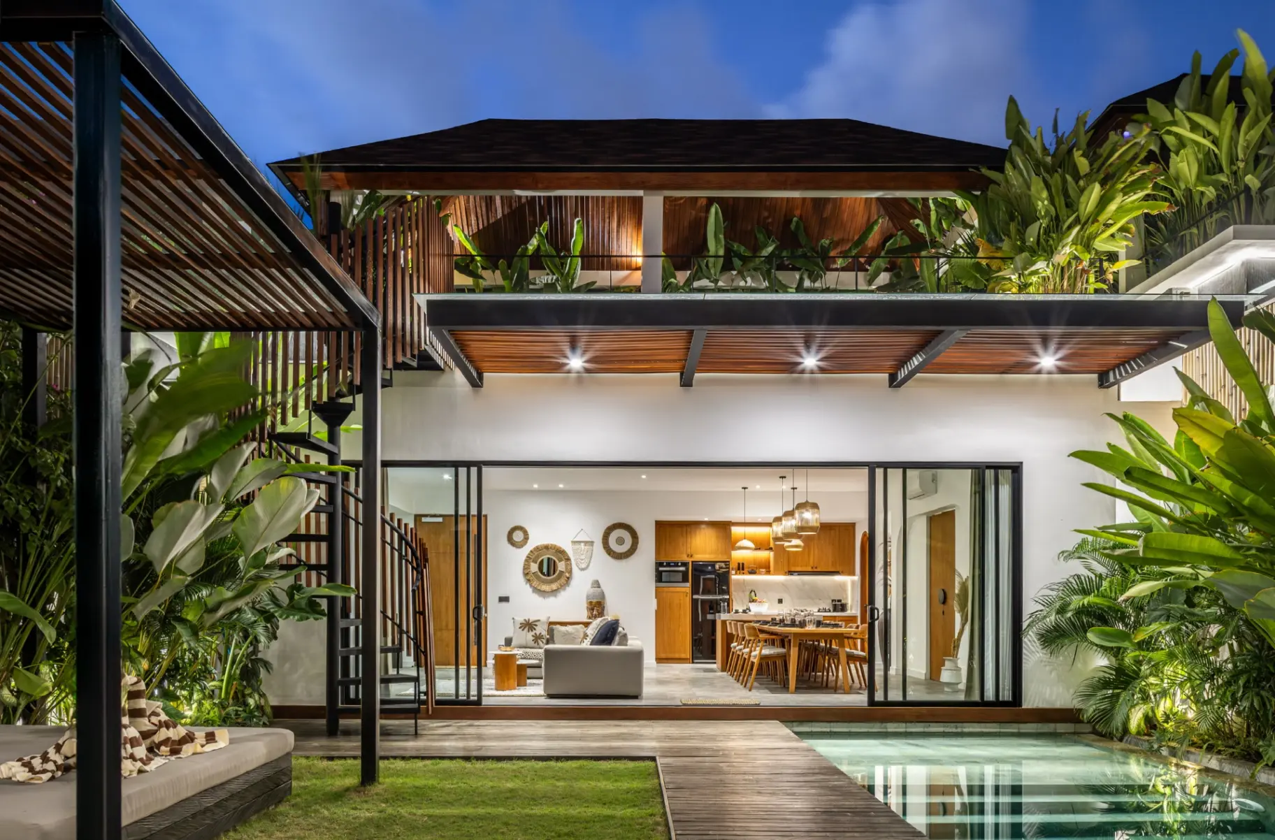🔥21% ROI High-Yield 4-Bedroom Villa – 300m to Batu Bolong Beach