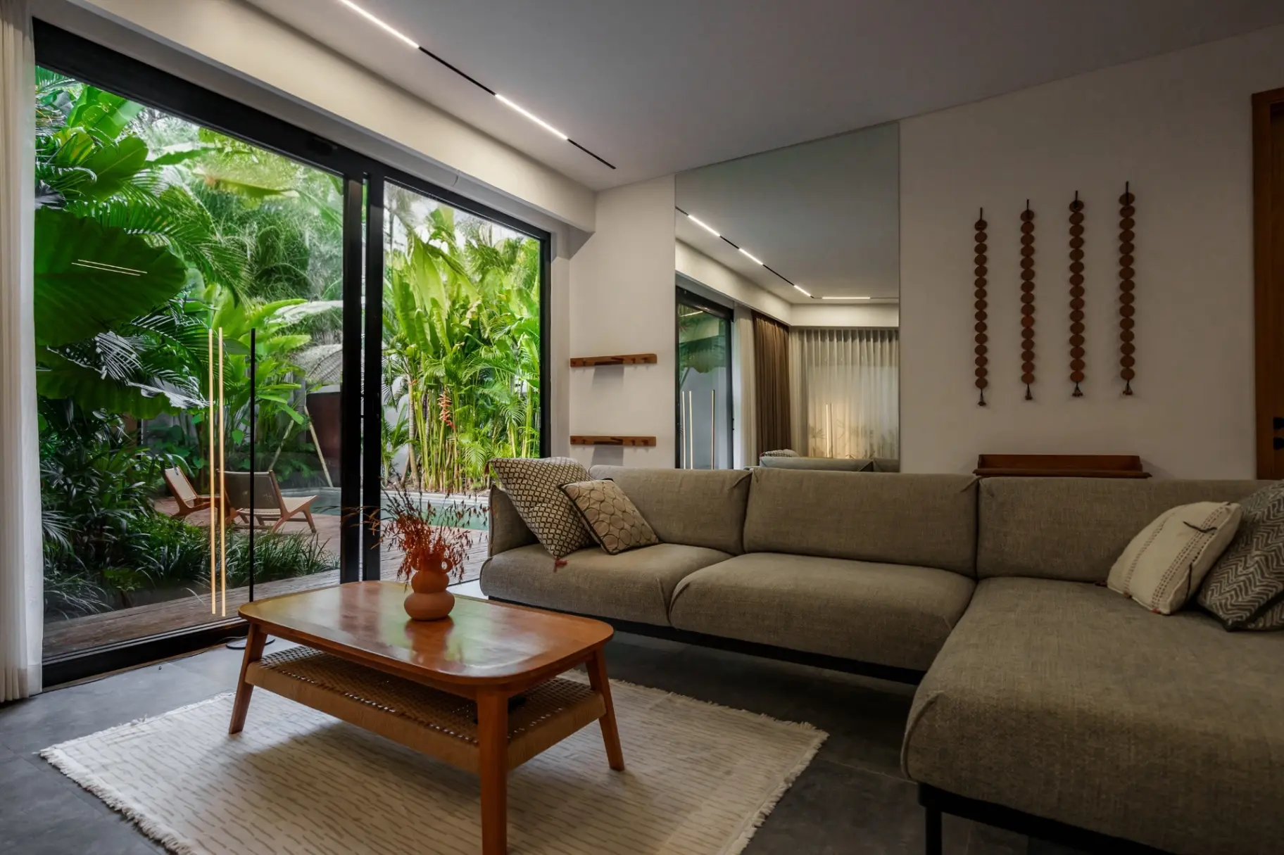 BEACH 300 m Premium 3BDR Villa – next to Batu Bolong beach Canggu — image 1