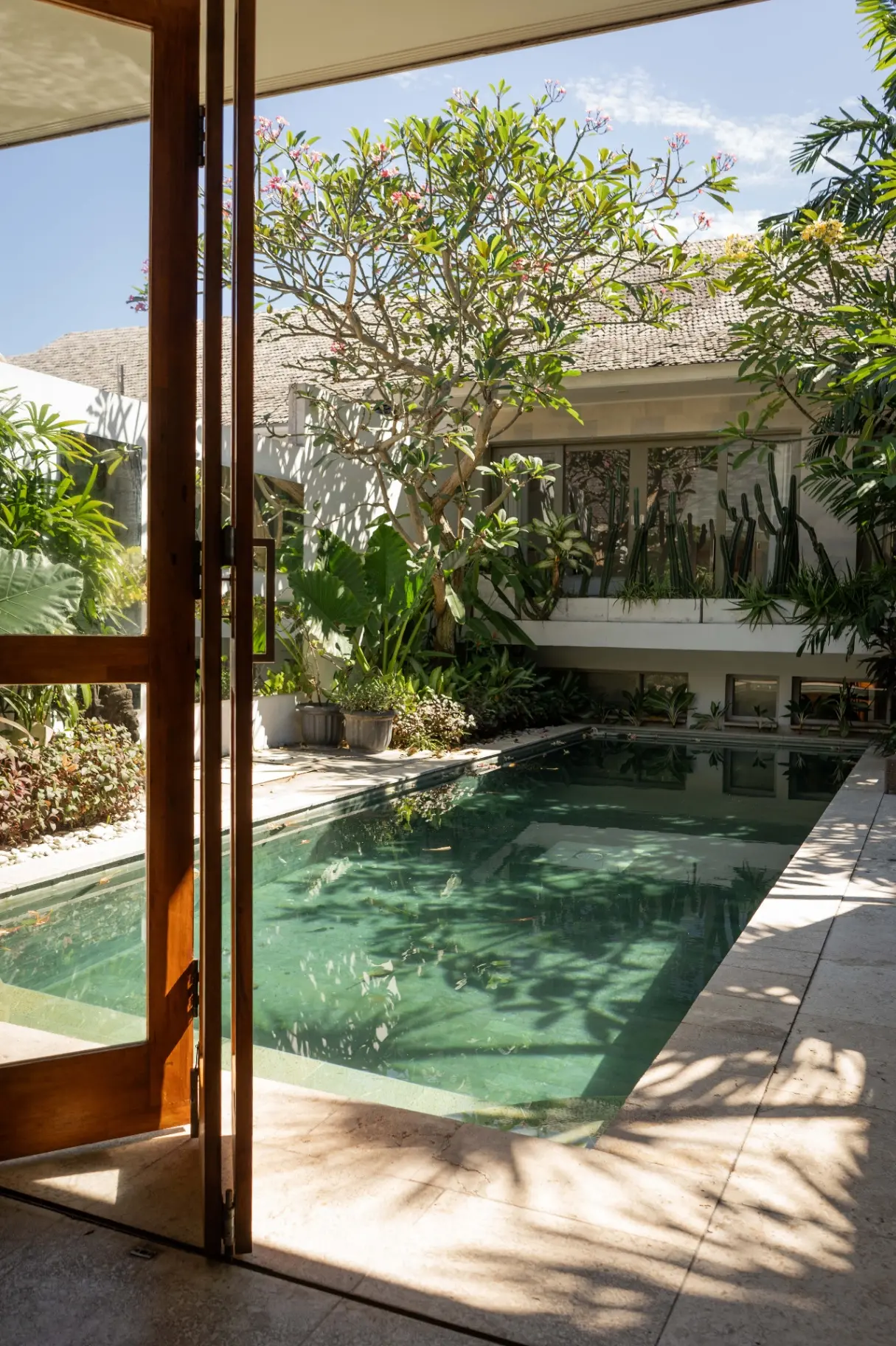 Spacious 4BR Villa w/ Big Pool & Bathtub — image 4