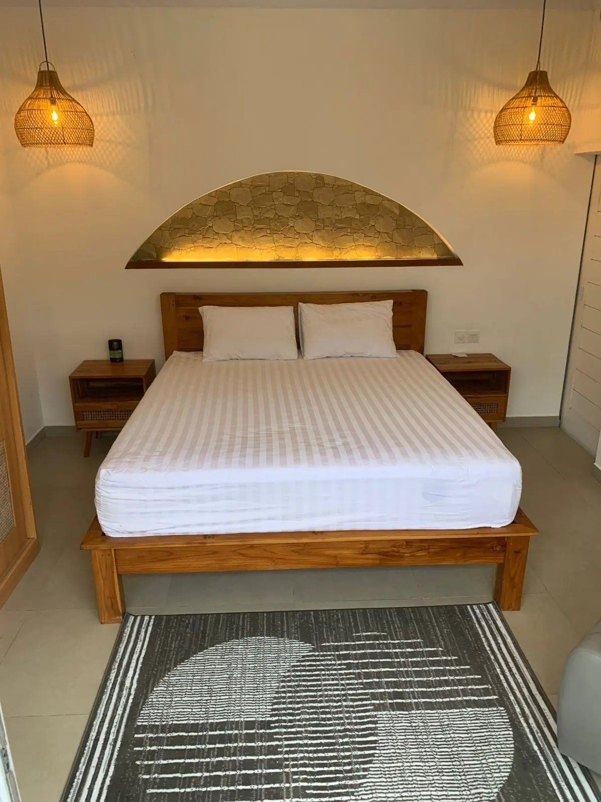 Seseh 2 bedroom — image 4