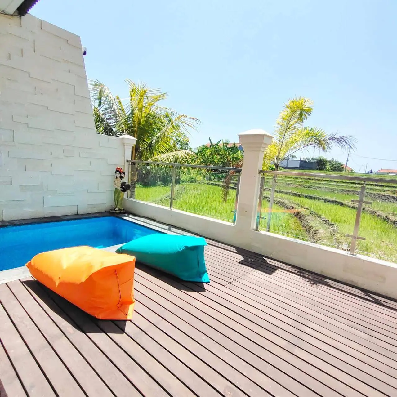 Modern 2 Bedroom Villa for Rent in Babakan Canggu with rice field view
