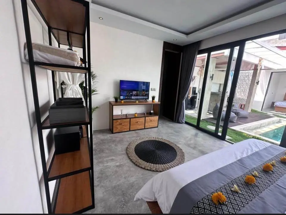 Modern 2 Bedrooms villa in Padonan Canggu — image 1