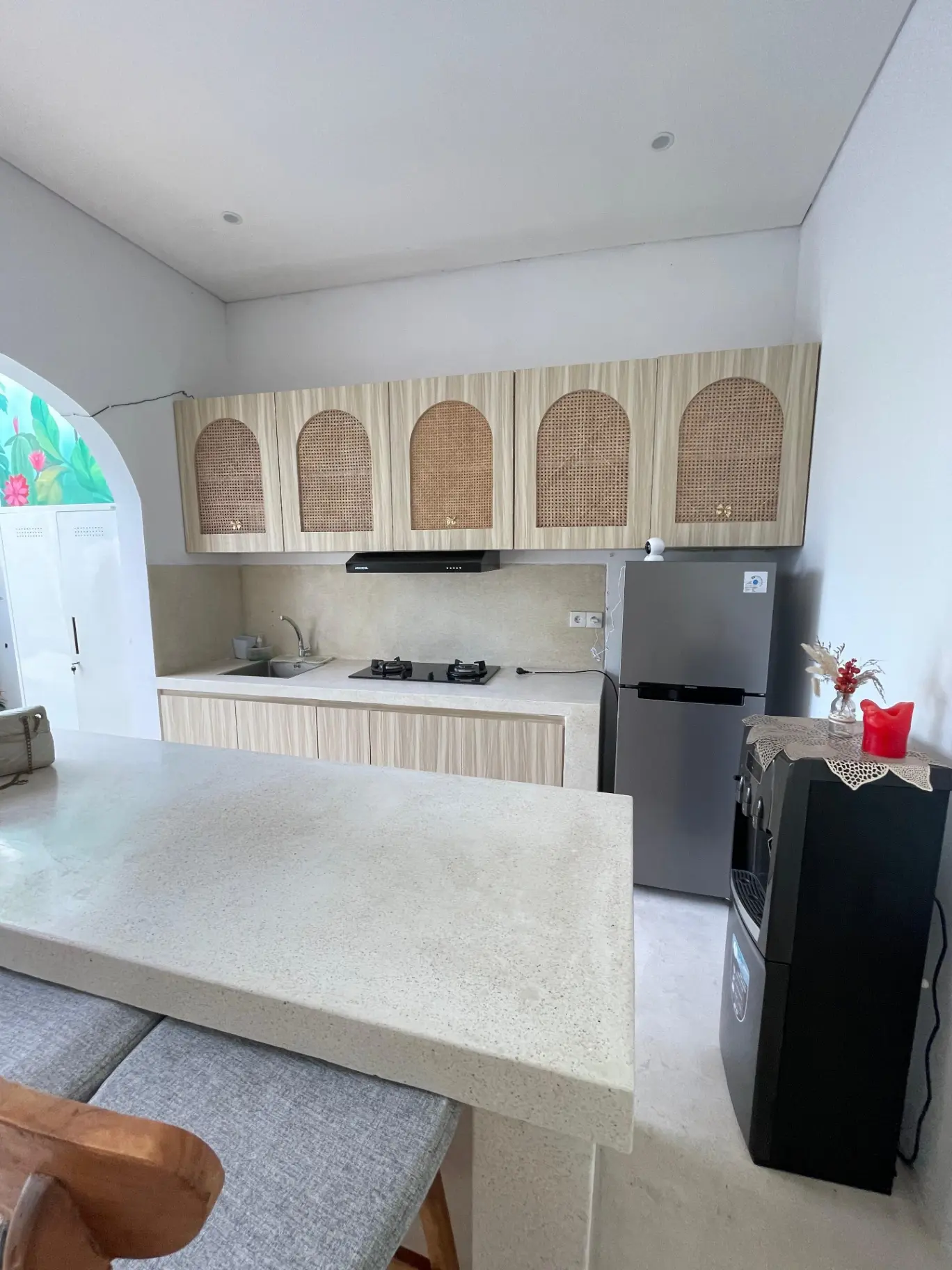 DO 249- MODERN SANTORINI VILLA LOCATED AT KUTUH — image 3
