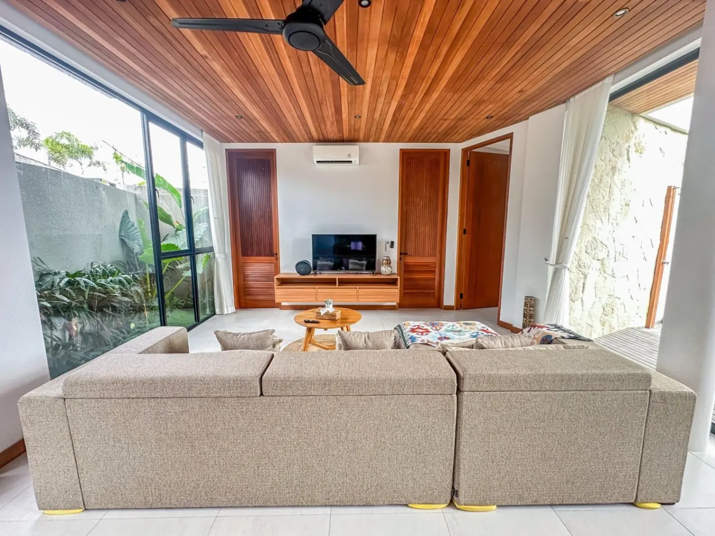 Villa For Rent 3 Bed In Tumbak BayuhBadung Bali AG-3500 — image 3