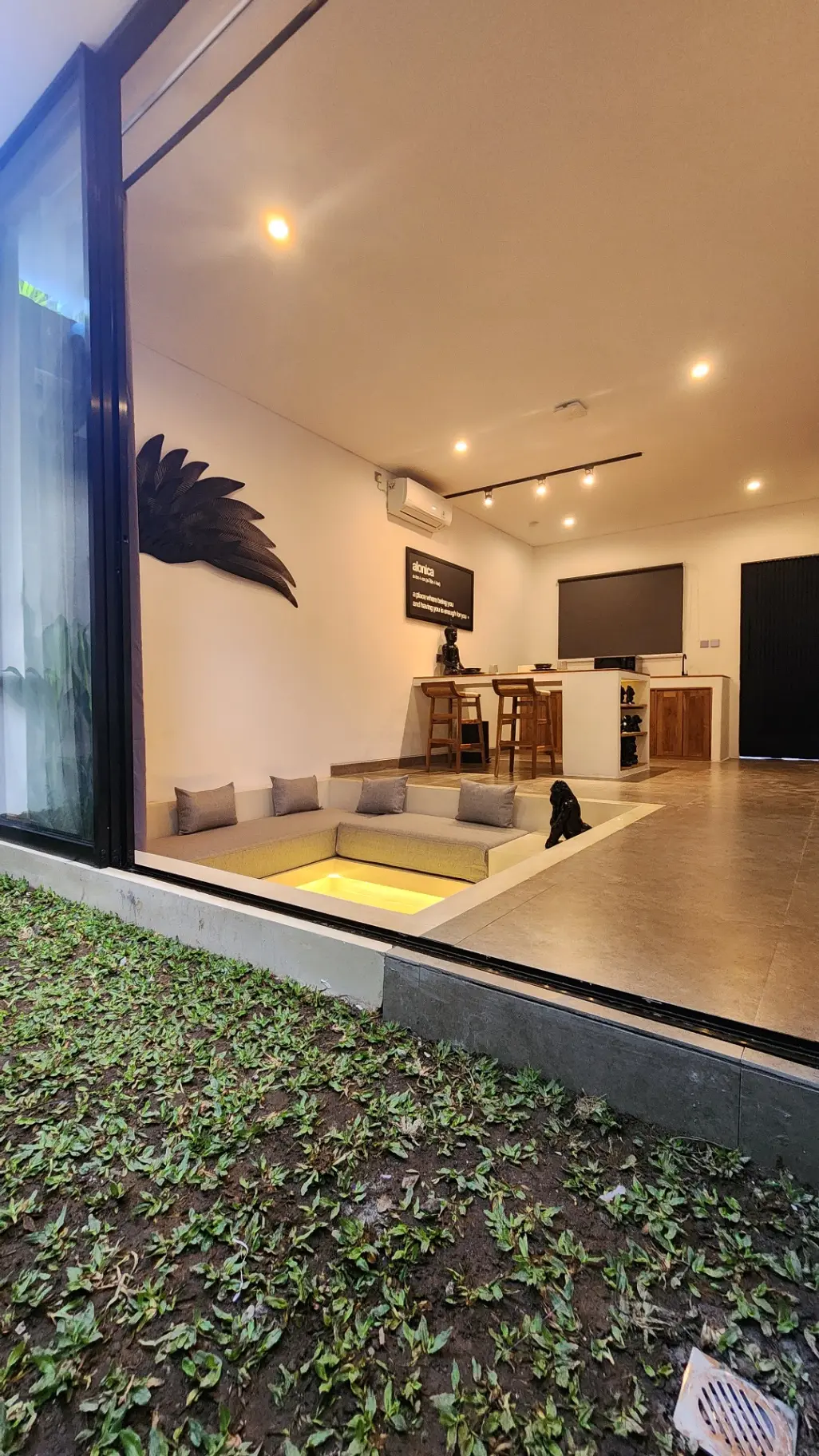 Villa For Rent Modern 1 Bed Tibubeneng Badung EK-3098 — image 1