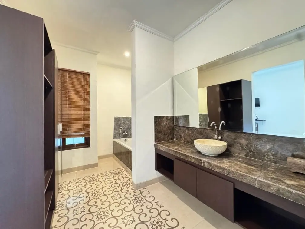 Villa For Rent 2 Bed In Berawa Tibubeneng Bali JH-3503 — image 1