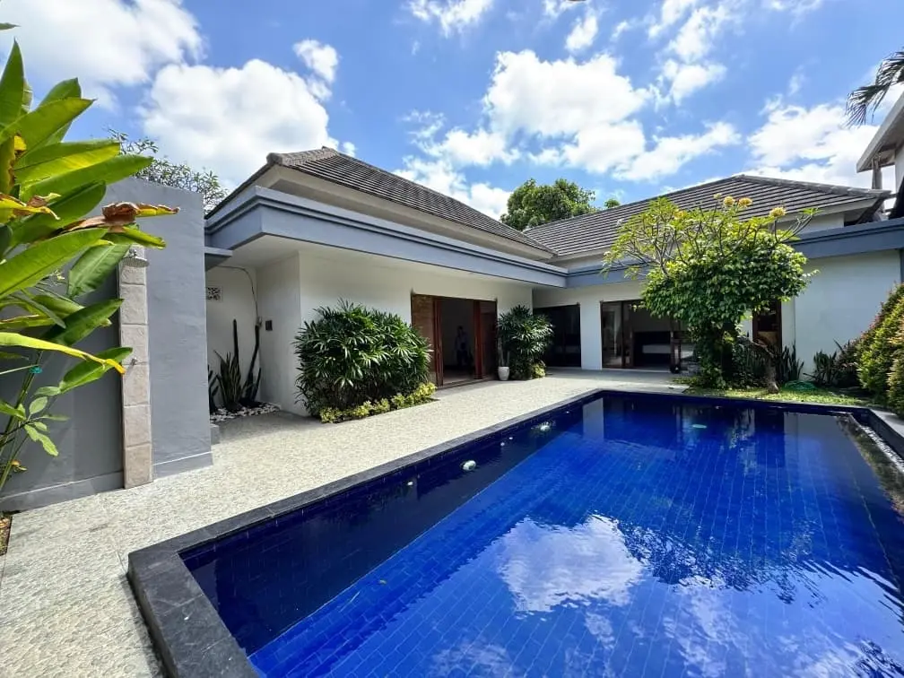 Villa For Rent 2 Bed In Berawa Tibubeneng Bali JH-3503
