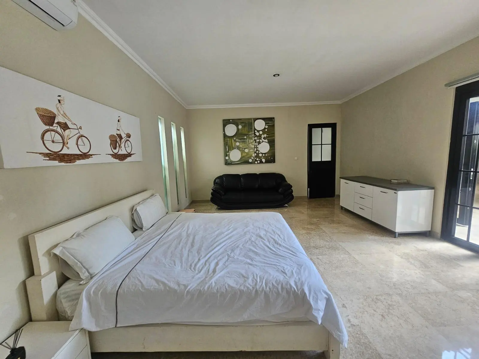 Villa For Rent 3 Bed In Umalas Kerobokan Bali SH-3504 — image 1