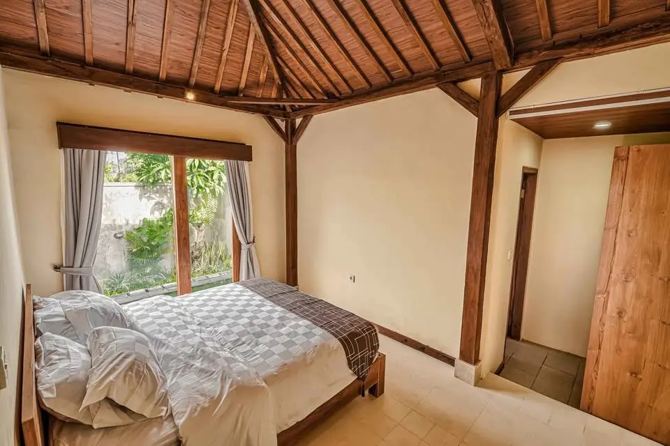 Joglo Style 2 Bedrooms Villa in Kerobokan — image 3
